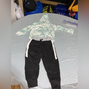 Place Black and White Kids Joggers size 4T